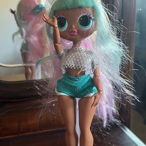 LOL Surprise OMG MGA 2019 pink aqua, yellow hair lol doll.